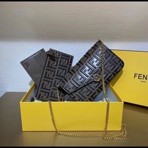 Fendi wallet on chain with pouches//M